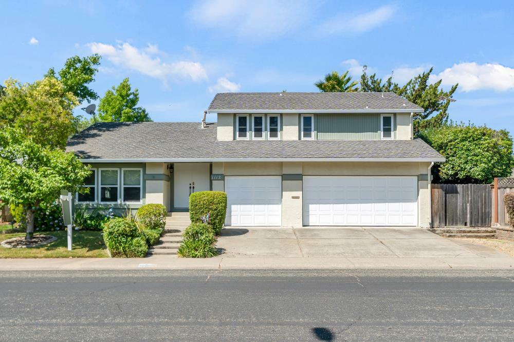 Property Photo: 1112 Parkview Drive CA 95661