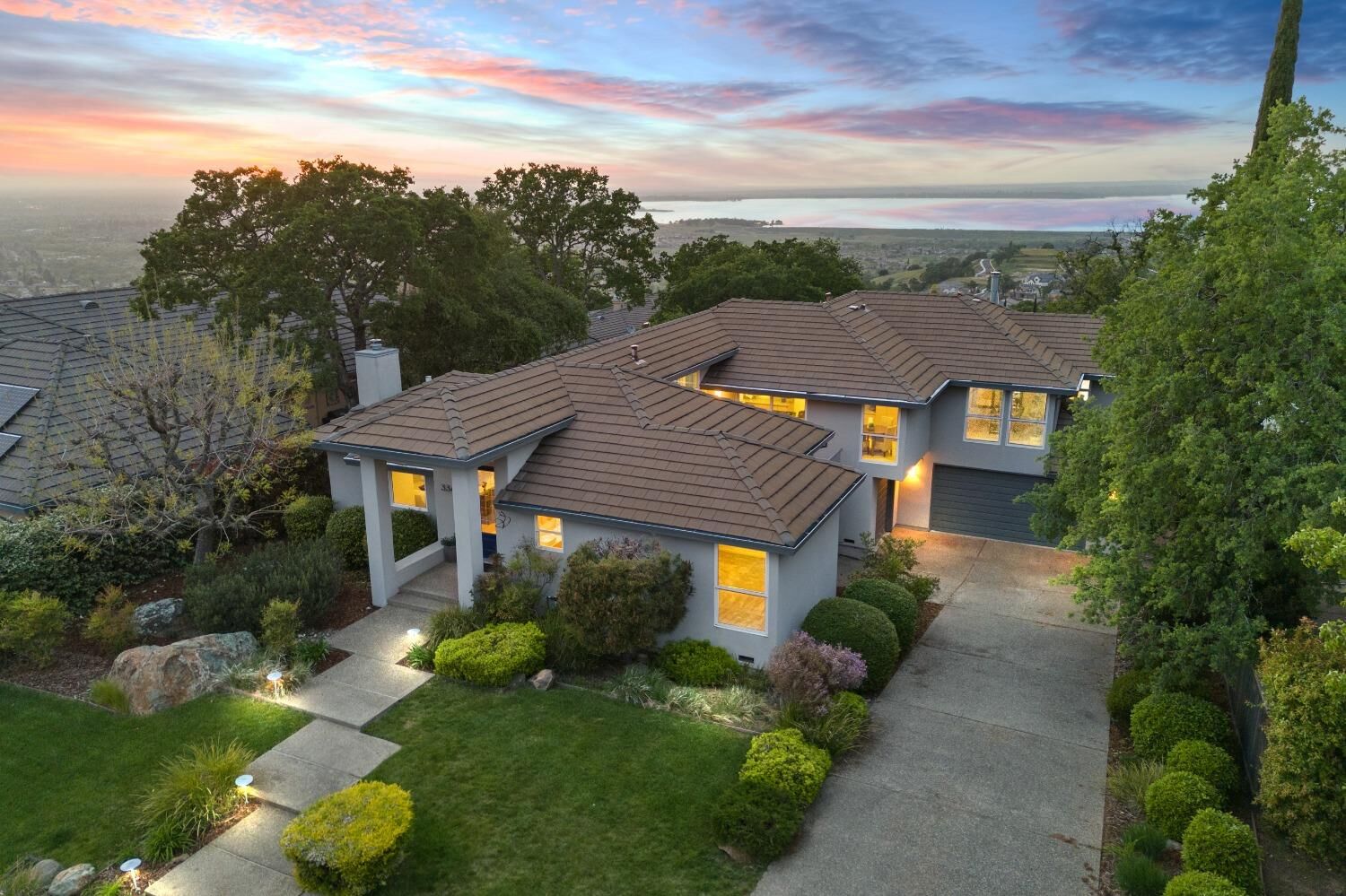 Property Photo: 3346 Knollridge Drive CA 95762