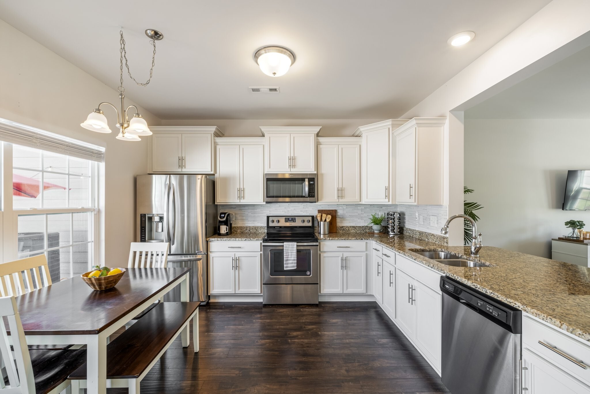 Property Photo: 409 Oldbury Ln TN 37174