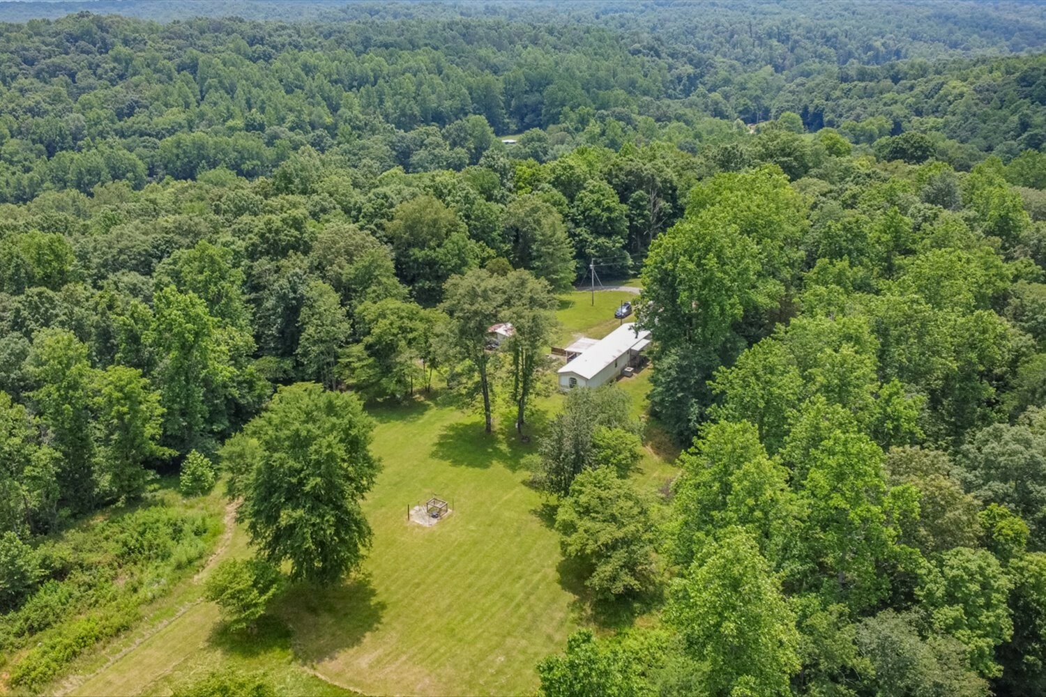 Property Photo: 2332 Bear Creek Rd TN 37181