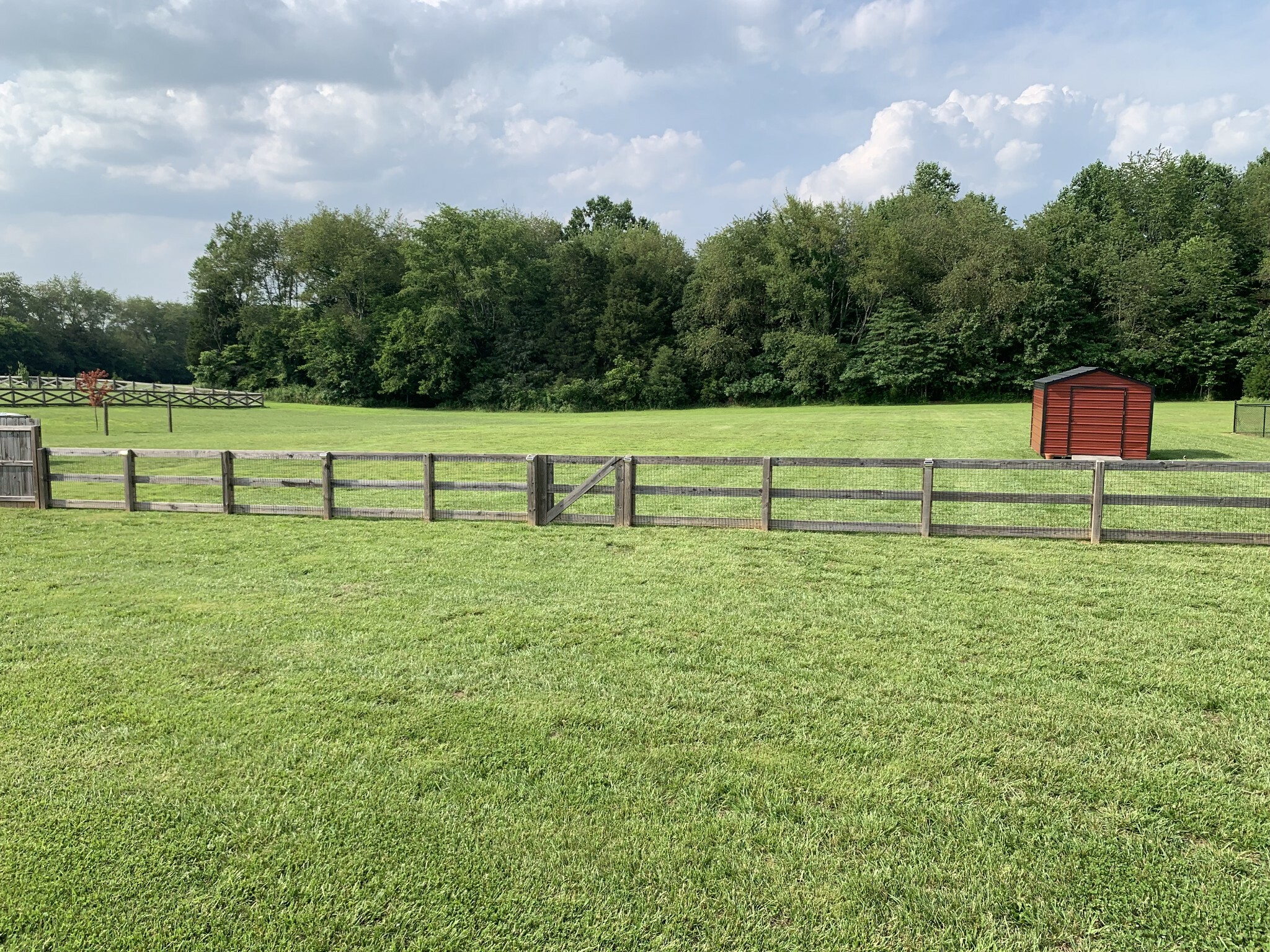 Property Photo: 166 Oak Dr TN 37148