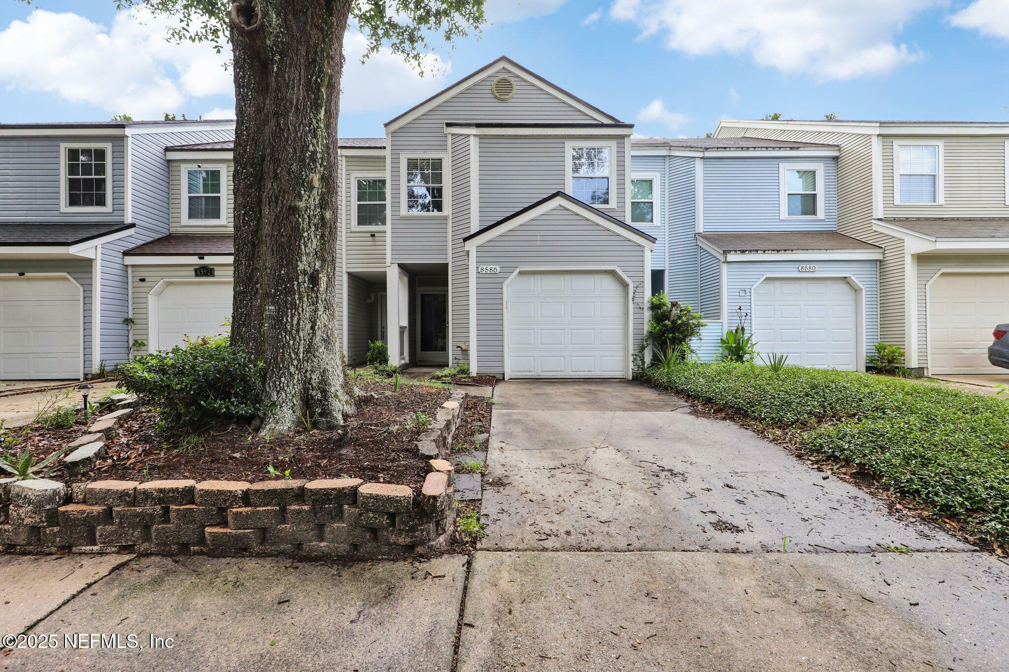 Property Photo: 8586 Sturbridge Circle W FL 32244