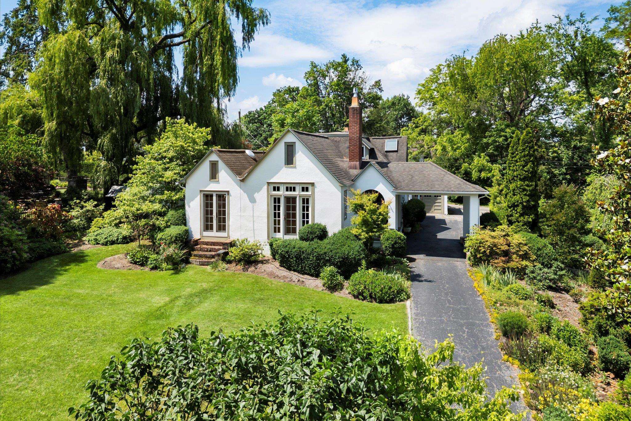 Property Photo: 706 Draper Road SW VA 24060