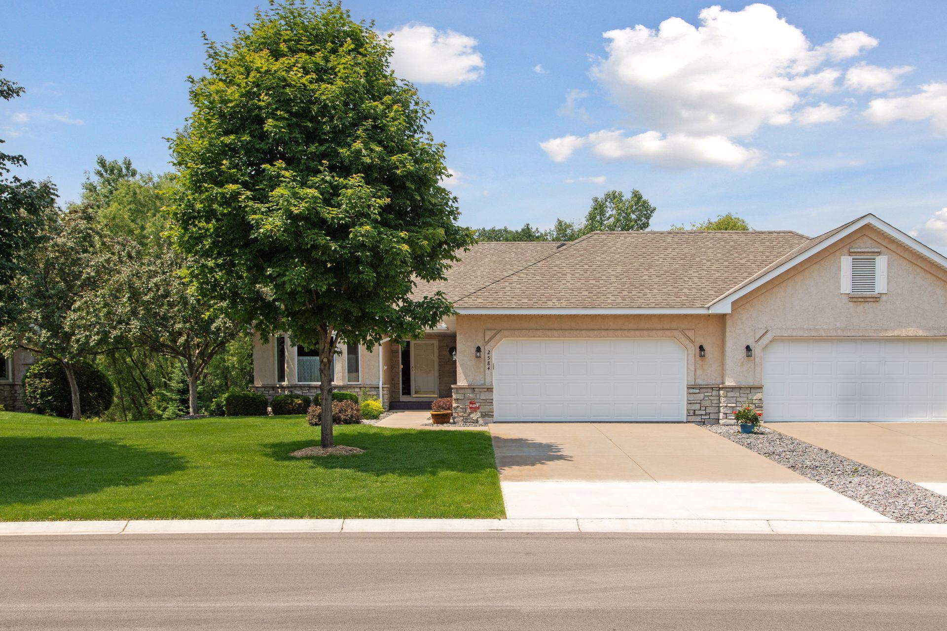 Property Photo:  2584 Parkview Court  MN 55110 