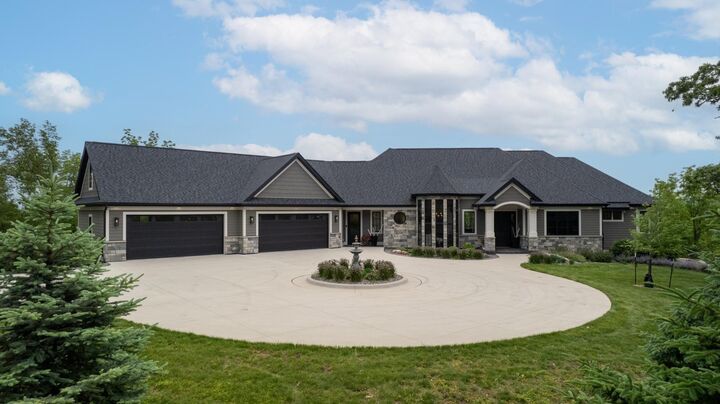 Property Photo:  1500 Weatherhill Ridge Court SW  MN 55902 