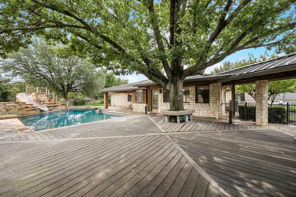 Property Photo: 1319 Oakhurst Drive TX 76092