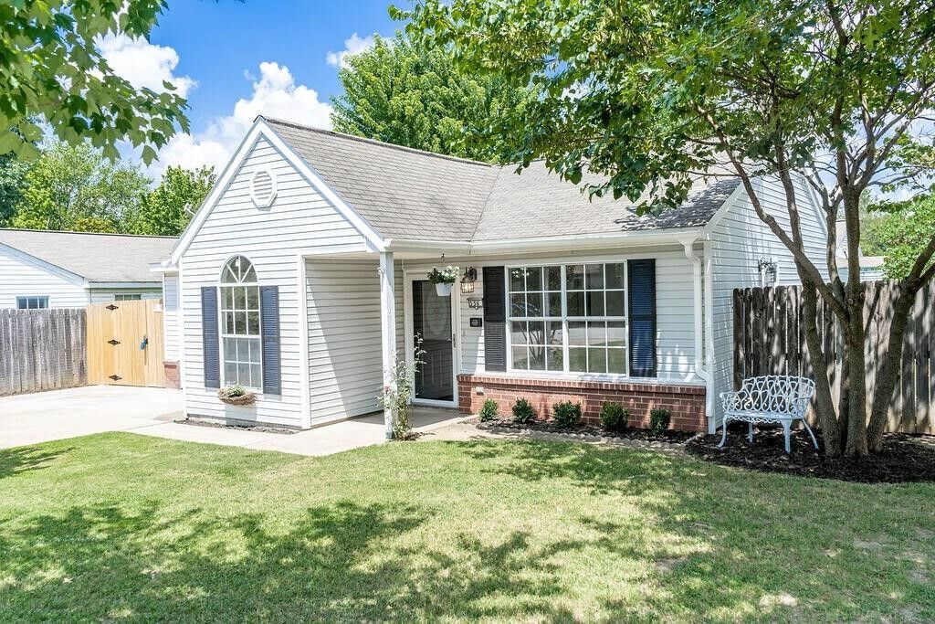 Property Photo:  556 Mimosa Lane  AR 72703 