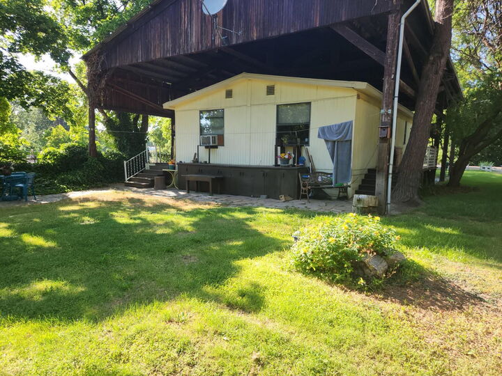Property Photo:  2301 Upper River Rd Loop  OR 97526 