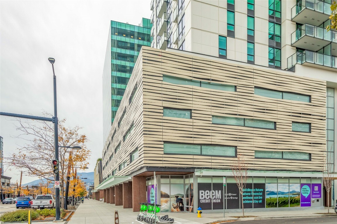 Property Photo: 1488 Bertram Street 1811 BC V1Y 0M6