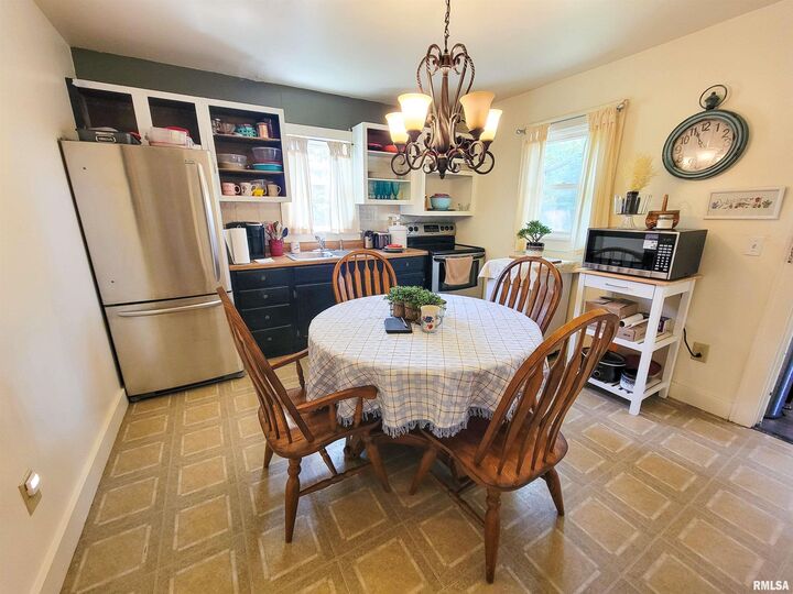 Property Photo:  511 W 4th Street  IL 62839 