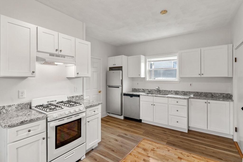 Property Photo: 98-102 Franklin St 4 MA 02169