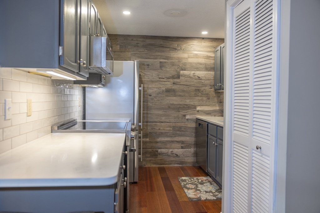 Property Photo: 140 Heritage Dr 140 MA 01588