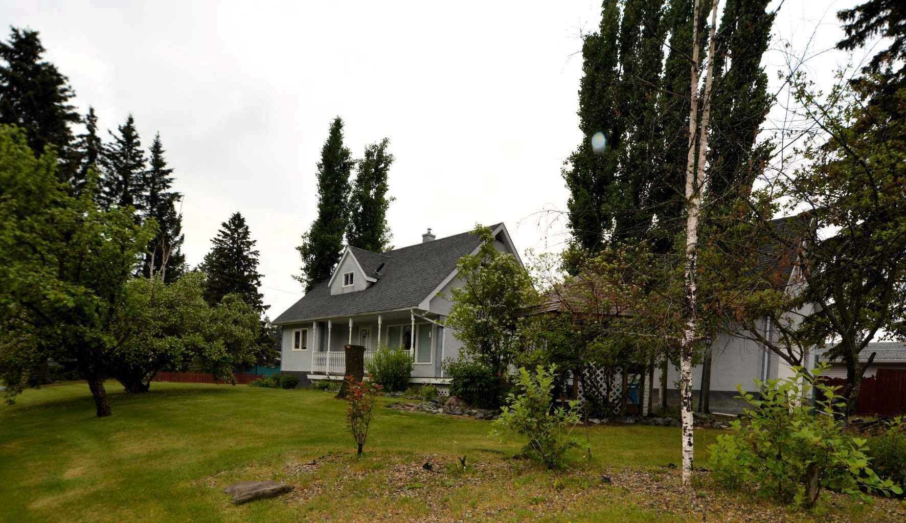 4204 6 Avenue  Edson AB T7E 1A6 photo