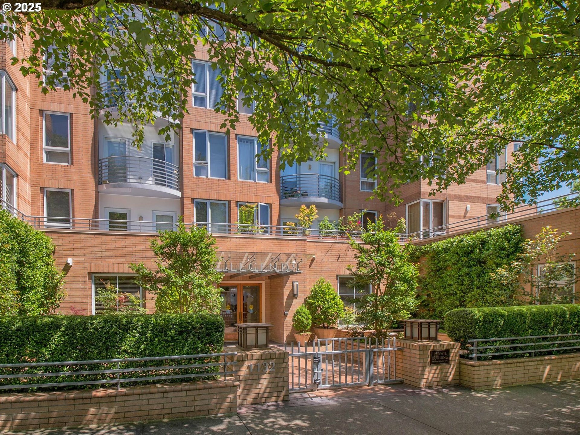 Property Photo: 1132 SW 19th Ave 306 OR 97205