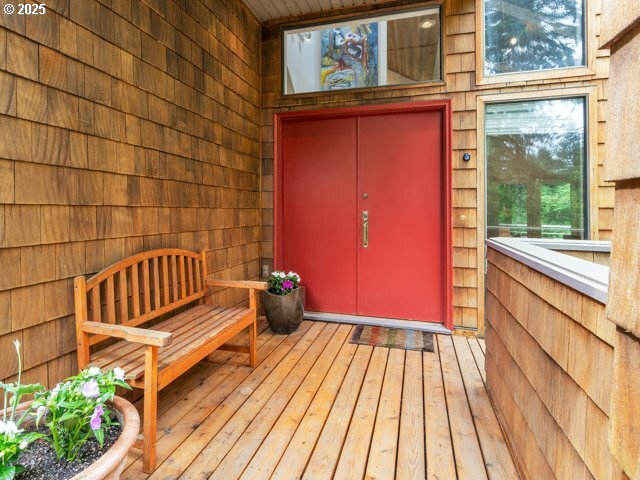 Property Photo: 3107 SW Nottingham Dr OR 97201