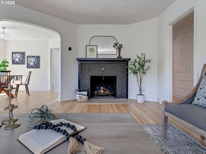 Property Photo: 2212 NE 59th Ave OR 97213
