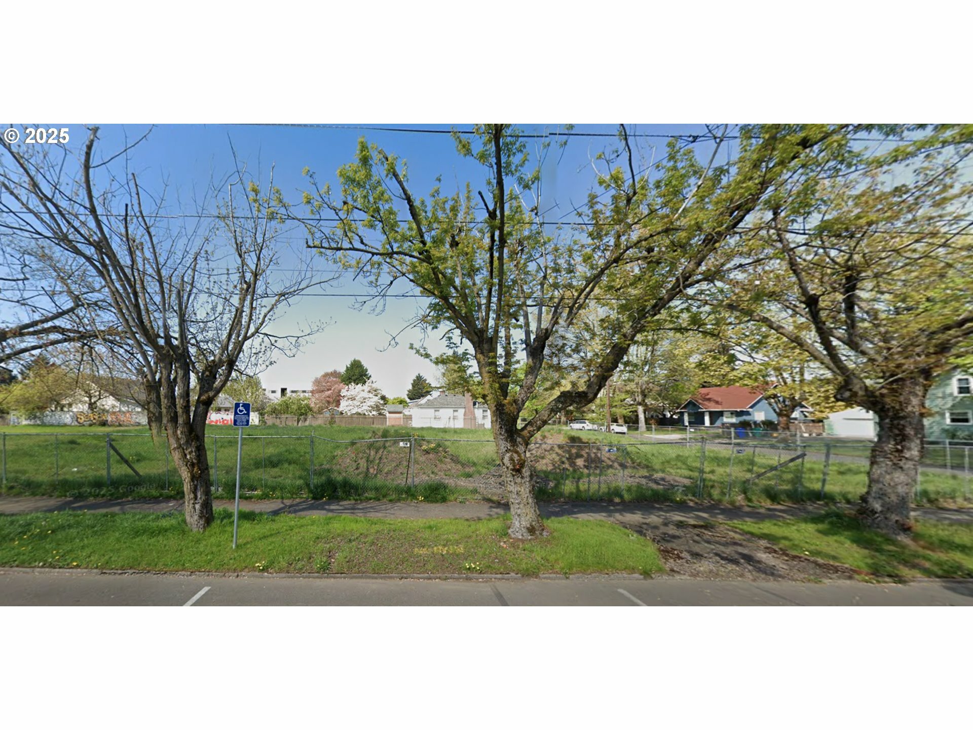 Property Photo: 6541 N Denver Ave OR 97217