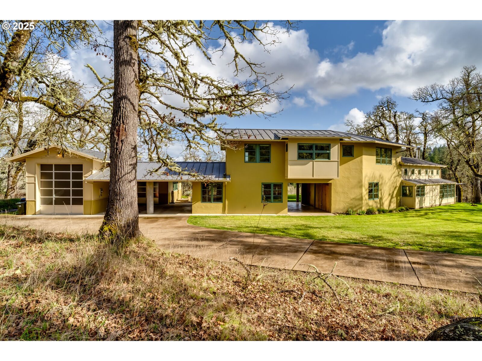 Property Photo: 85789 Allbritain Ln OR 97405