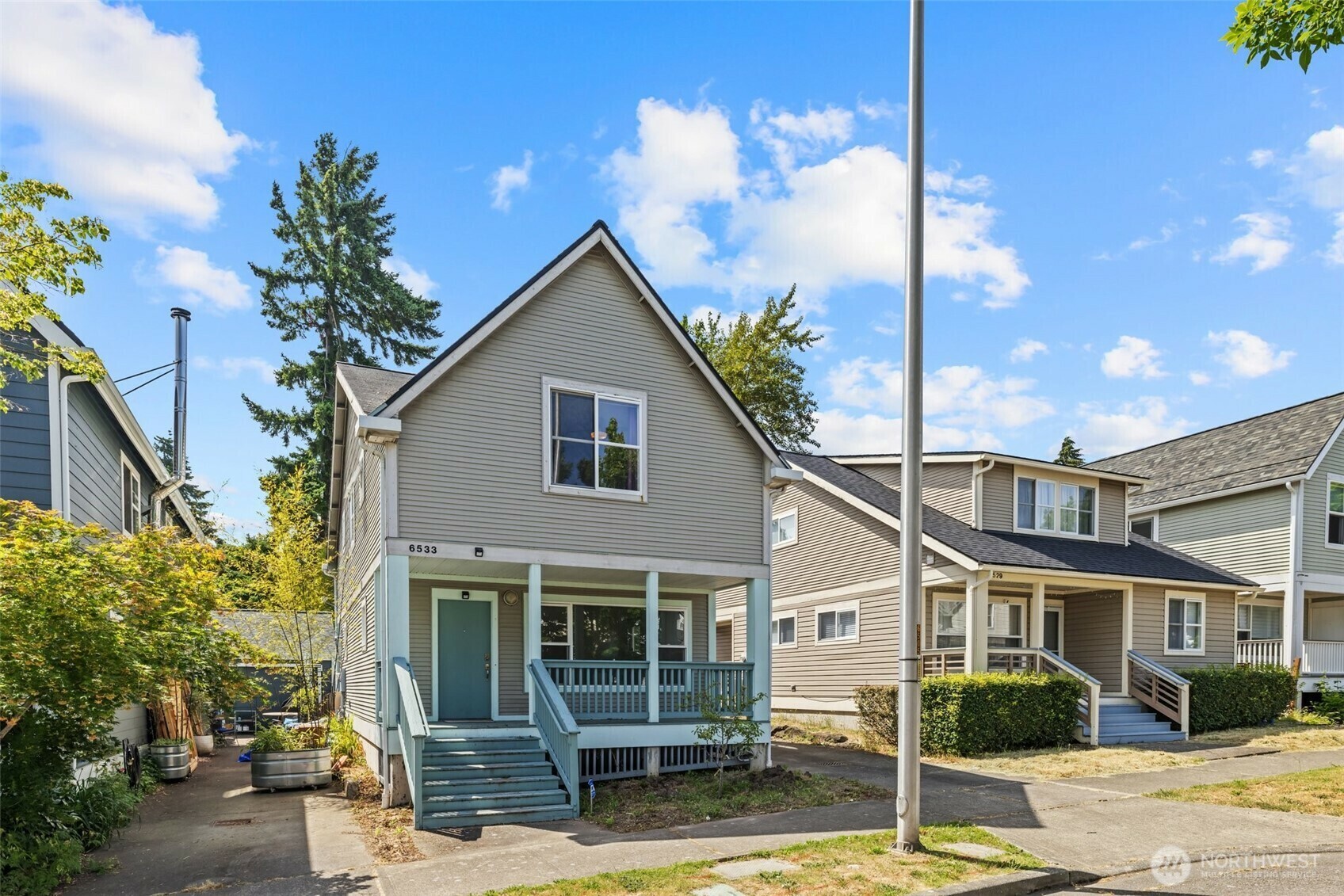 Property Photo: 6533 29th Avenue S WA 98108