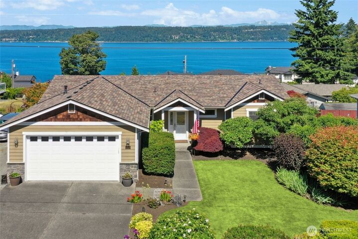 Property Photo:  2923  Viewmont Place  WA 98282 