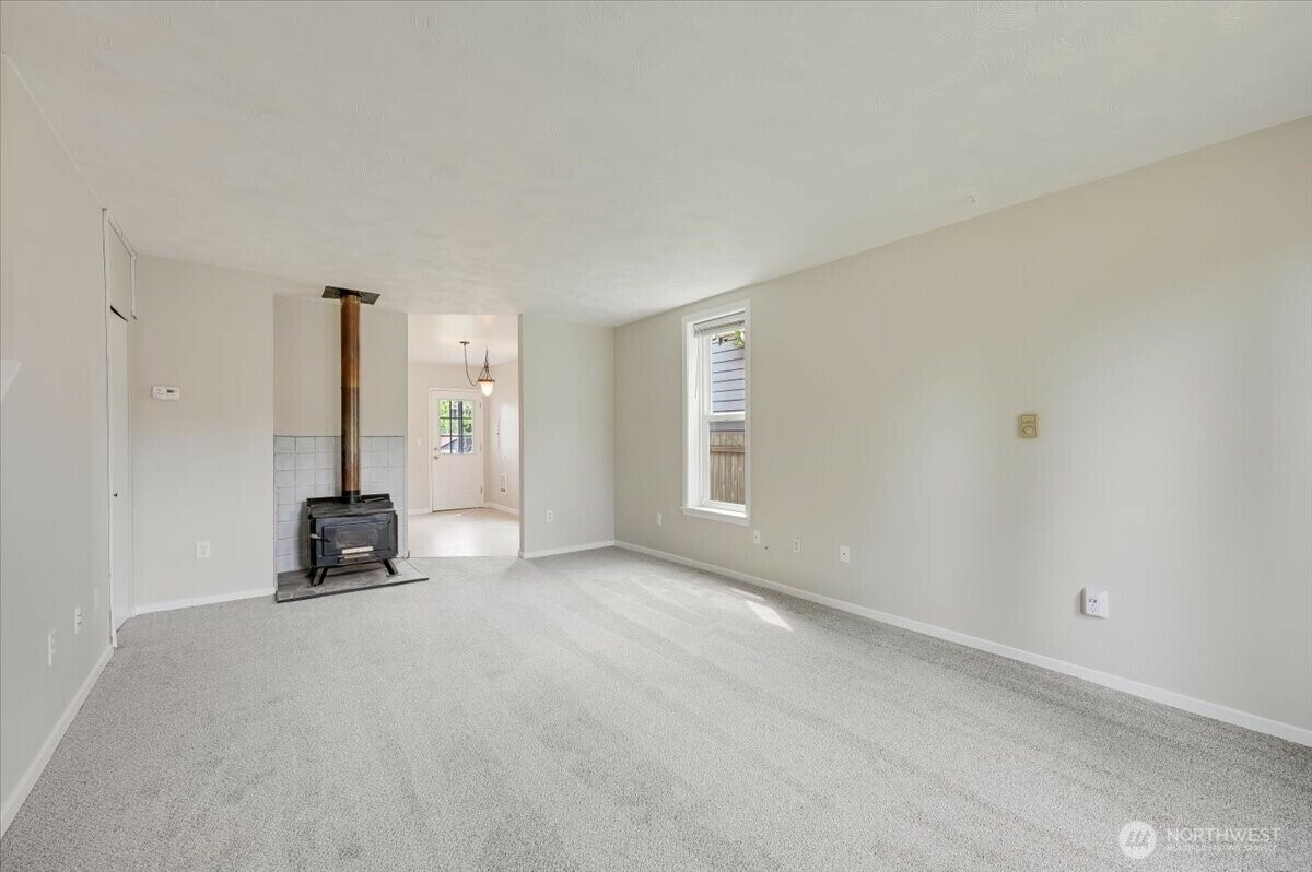 Property Photo: 2111 Cleveland Avenue WA 98201