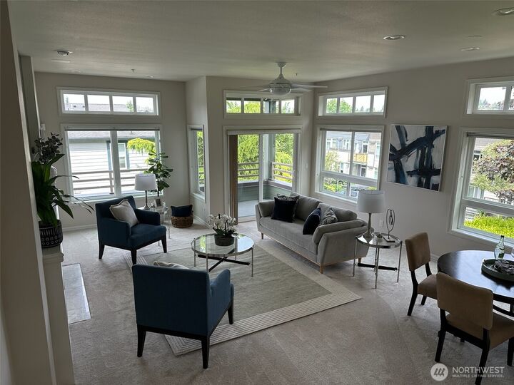 Property Photo:  327  2nd Avenue S  WA 98033 