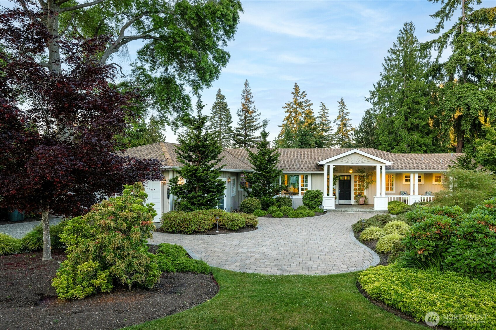 3204  76th Avenue NE  Medina WA 98039 photo
