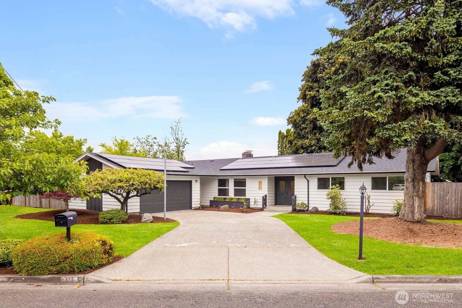 Property Photo: 811 18th St SW WA 98371