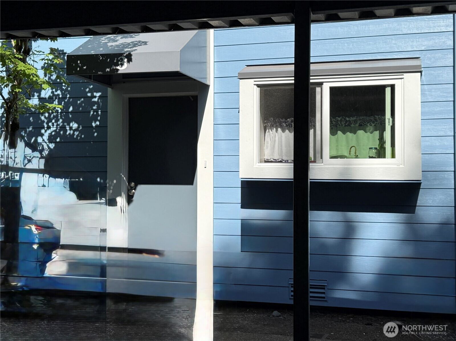 Property Photo:  3  146th Avenue SE  WA 98007 