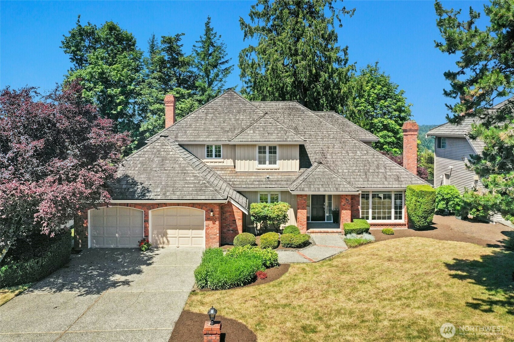 Property Photo: 22524 SE 46th Place WA 98075