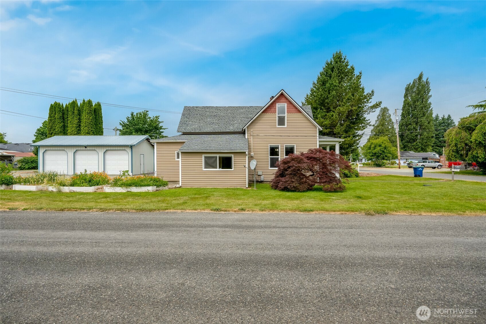Property Photo: 737 Jennings Street WA 98284