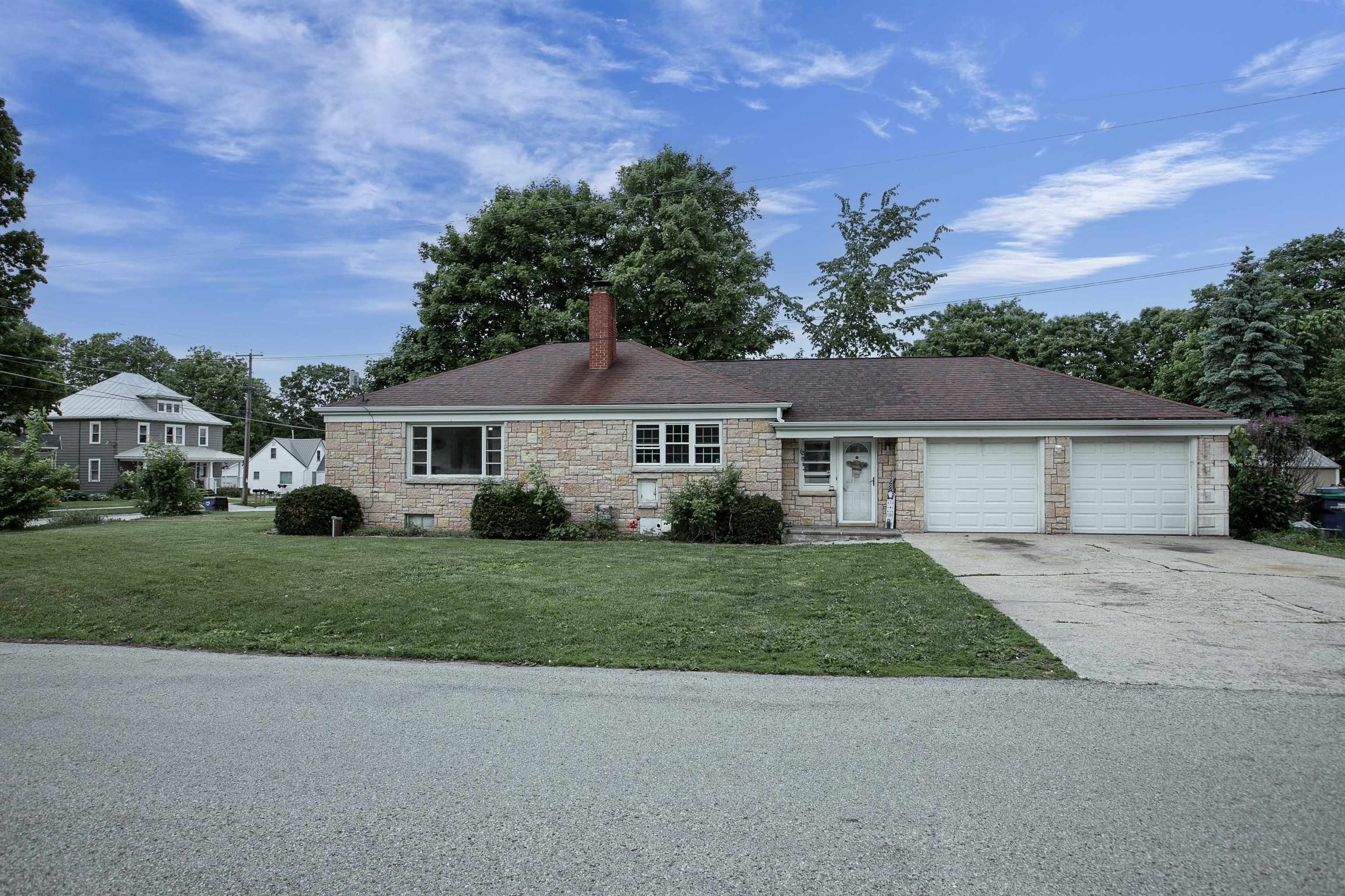 Property Photo: 422 Church Avenue WI 54205-9711