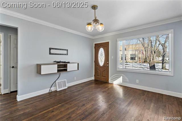 Property Photo:  4033 Oakshire Avenue  MI 48072 