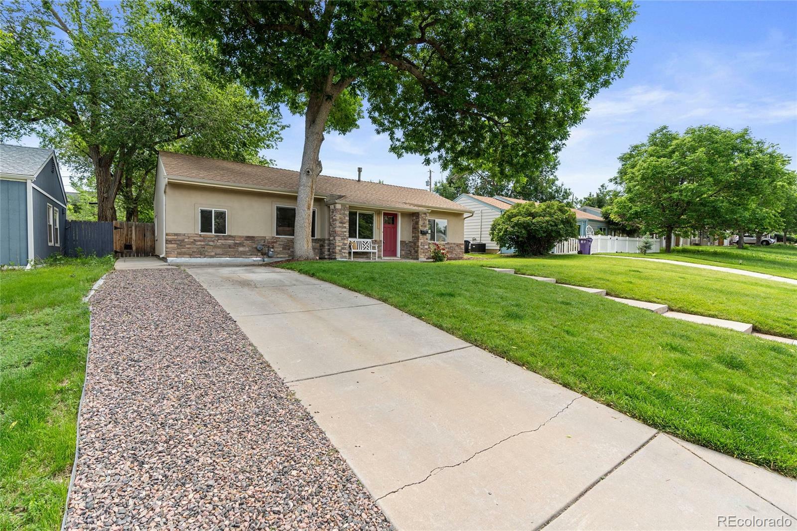 Property Photo: 3064 S Grape Way CO 80222