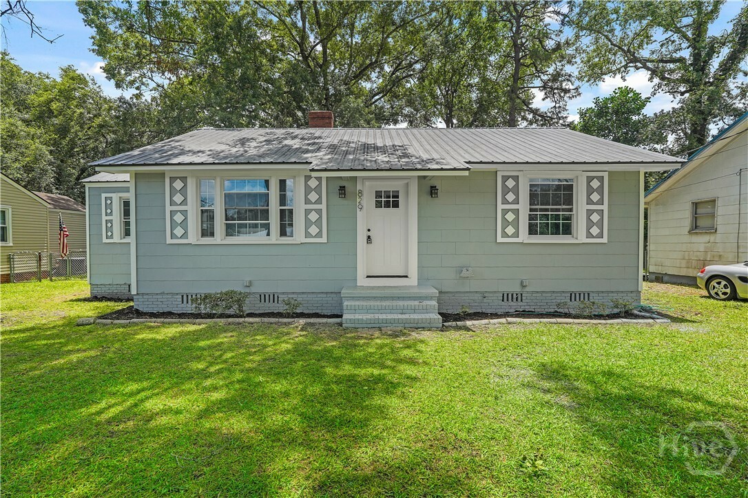 Property Photo: 829 Crossgate Road GA 31407