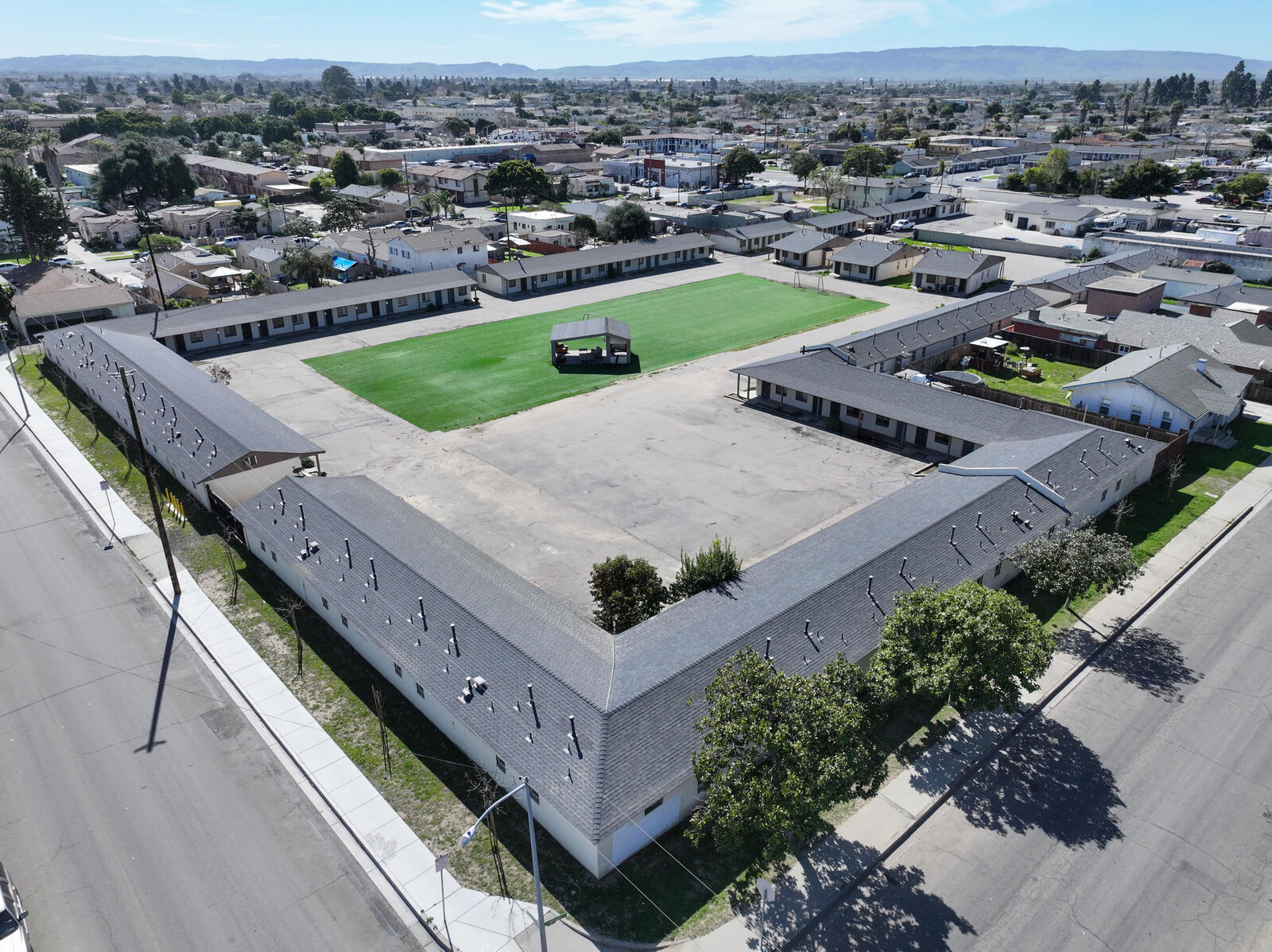 Property Photo: 1324 N Broadway CA 93454