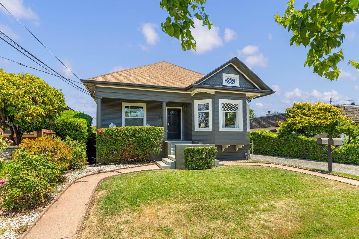 Property Photo: 28 Clarendon Road CA 94010