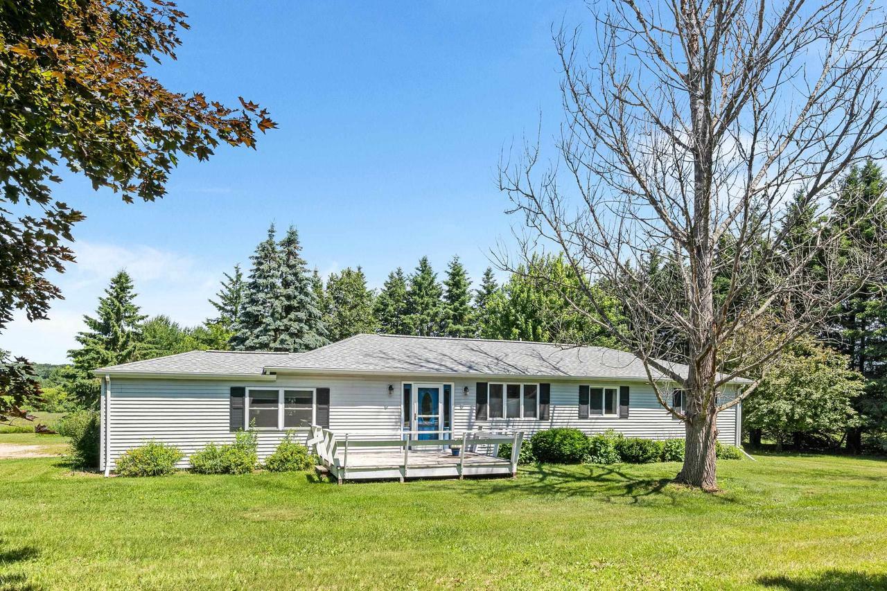 Property Photo: W3164 County Road J WI 54941