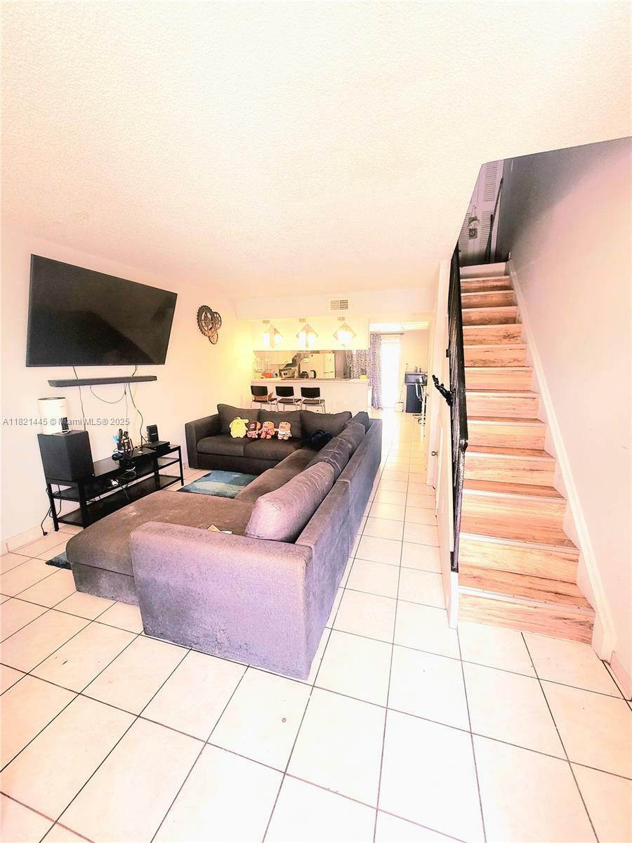 Property Photo: 3973 W 9th Ln 3 FL 33012