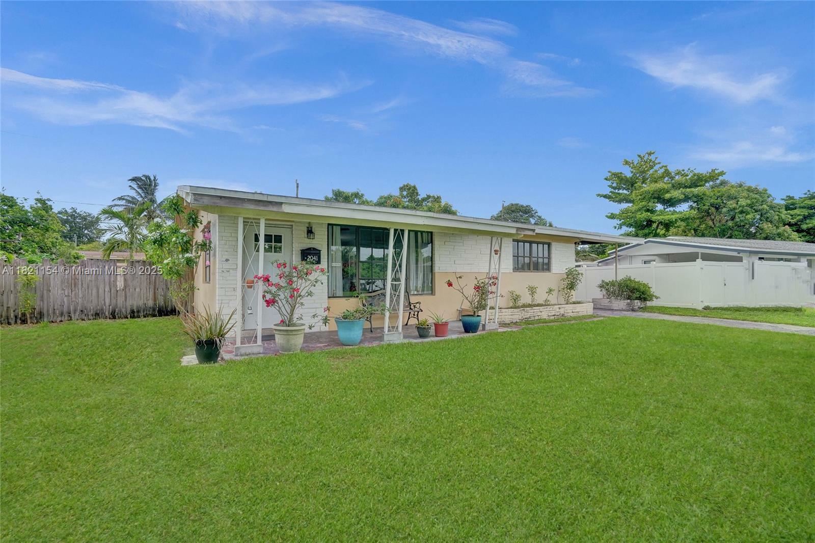 2041 Arcadia Dr  Miramar FL 33023 photo