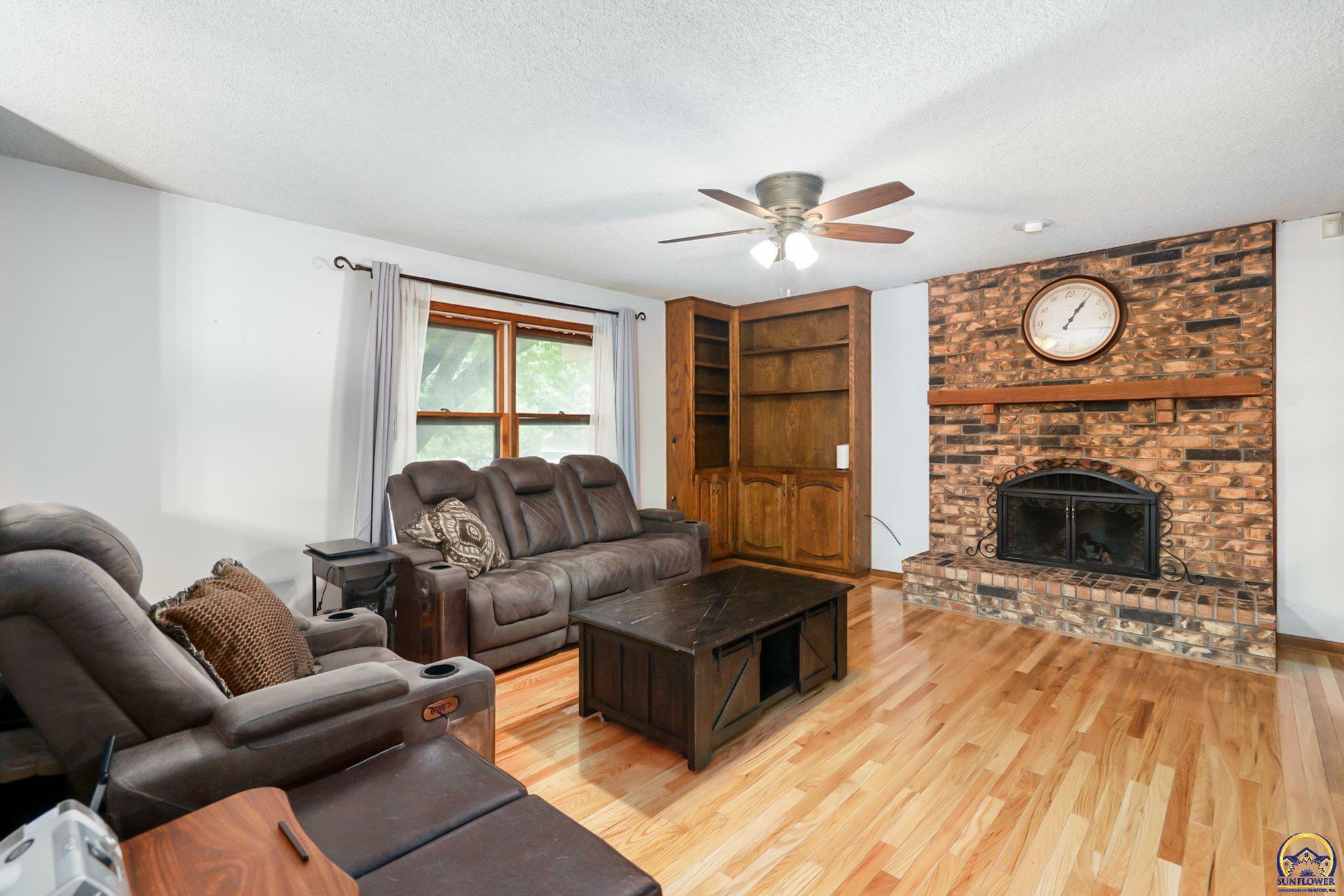 Property Photo: 2309 SW 33rd St KS 66611