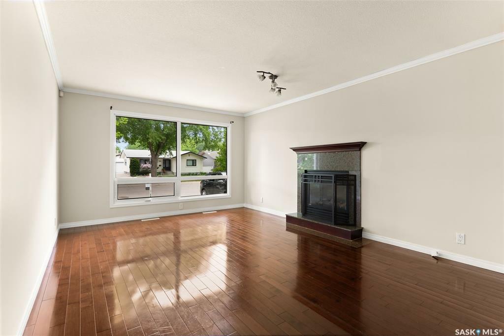 Property Photo: 1012 Shannon Road SK S4S 5K5