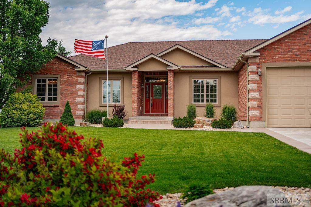 Property Photo: 220 Stillwater Drive ID 83404