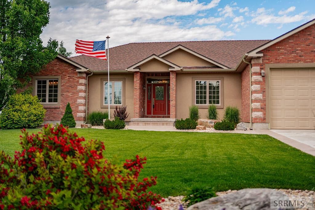 Property Photo: 220 Stillwater Drive ID 83404