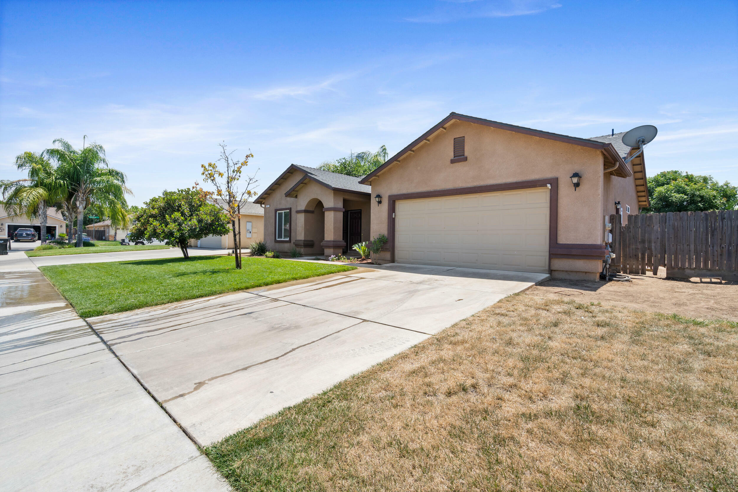 Property Photo: 1624 El Paso Avenue CA 93618