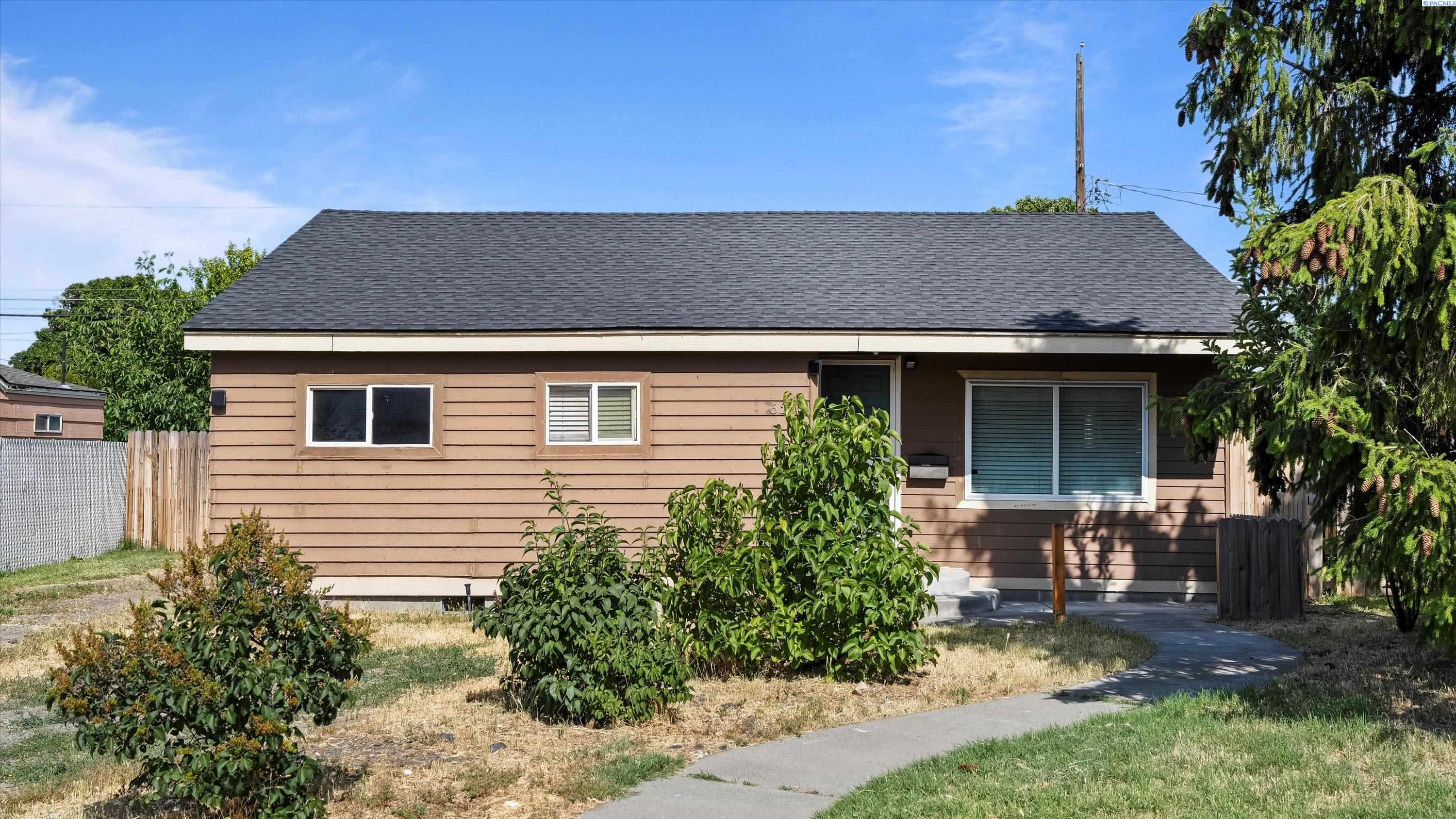 Property Photo: 620 Smith Avenue WA 99352