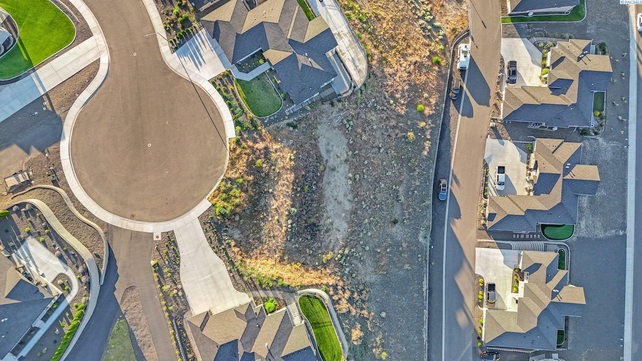 Property Photo: 3560 Orchard St WA 99353