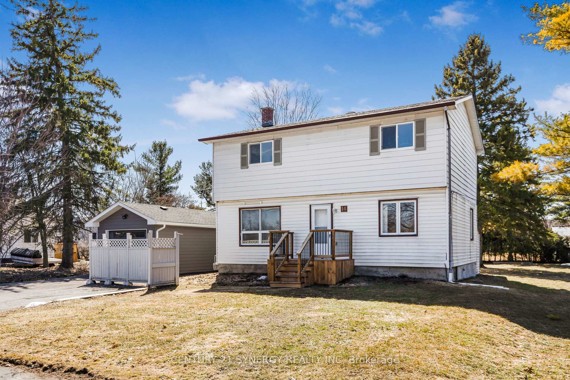 Property Photo: 14 Johnwoods Street ON K2S 1B9