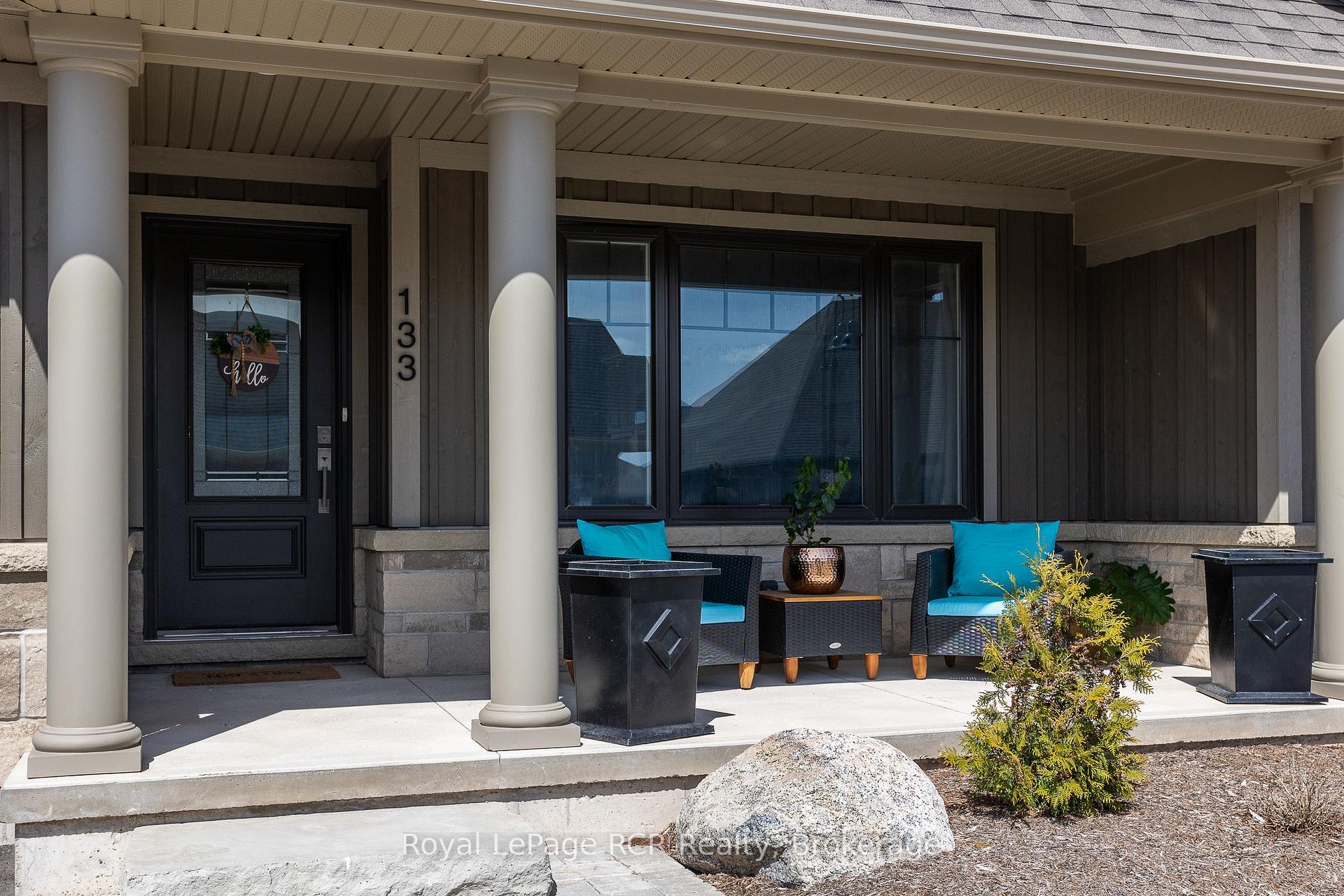 Property Photo: 133 Hawthorn Crescent ON N0H 1S0