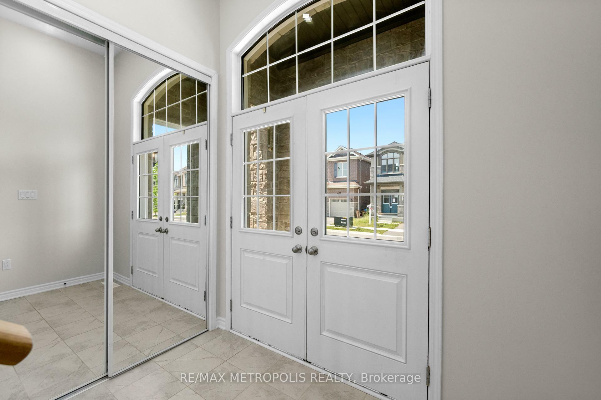 Property Photo: 476 Boyd Lane ON L9E 1W6
